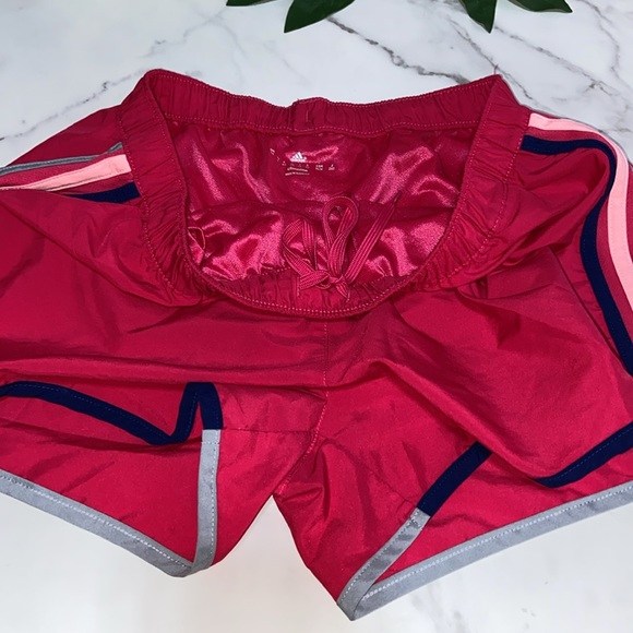 Adidas Women's AKTIV Against Cancer Shorts size Medium - Picture 10 of 16